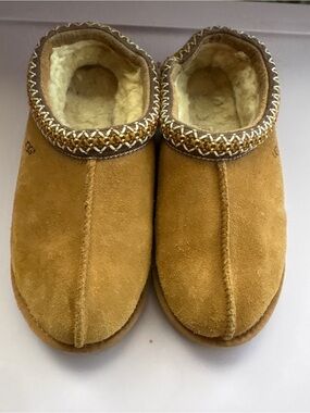 UGG Tasman Sz 8